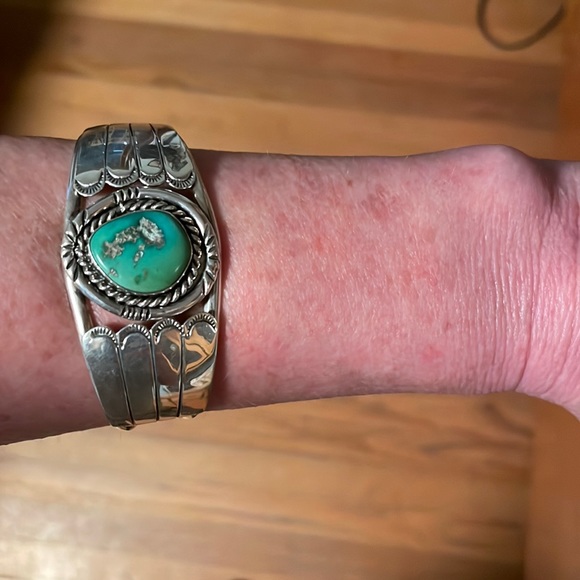 Native American High Grade Turquoise Sterling Cuff Bracelet 26g - Picture 12 of 12